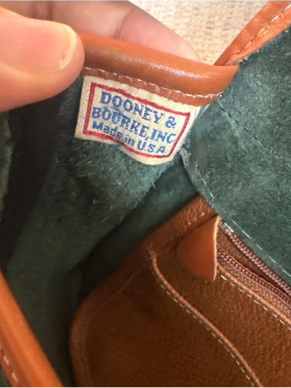 RARE Vintage Dooney & Bourke Dark Green AWLeather Crossbody British Tan Trim - Picture 4 of 7